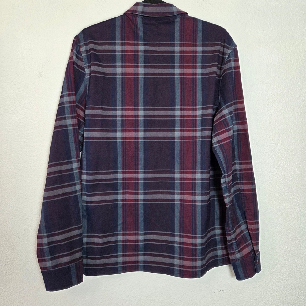 Lululemon Men's Masons Peak‎ Plaid Flannel shirt Mens size M Purple & Navy - Picture 2 of 6